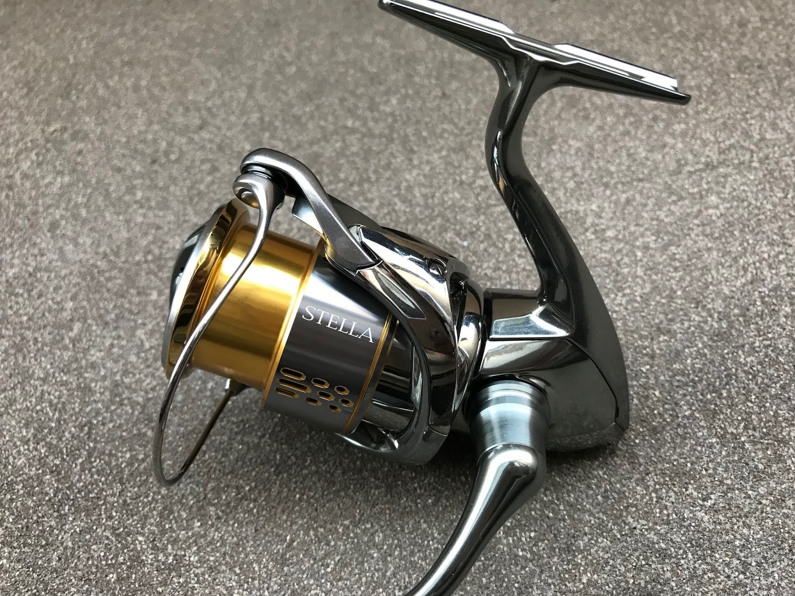 得価高品質】 ヤフオク! - シマノ １８ステラ C3000 替えスプール 美品