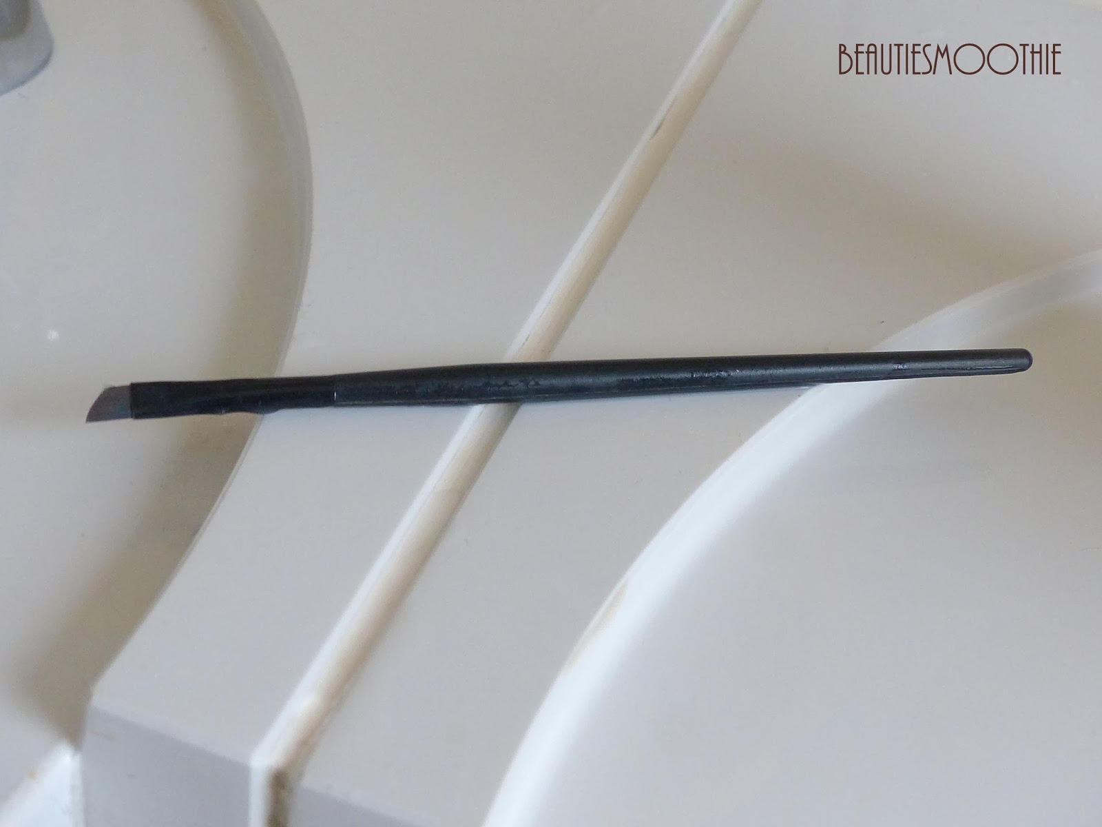 BeautieSmoothie: HOW I FILL IN MY EYEBROWS