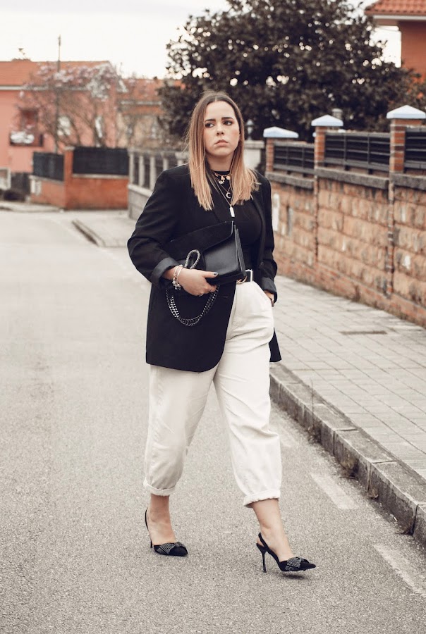 Outfit con pantalones slouchy