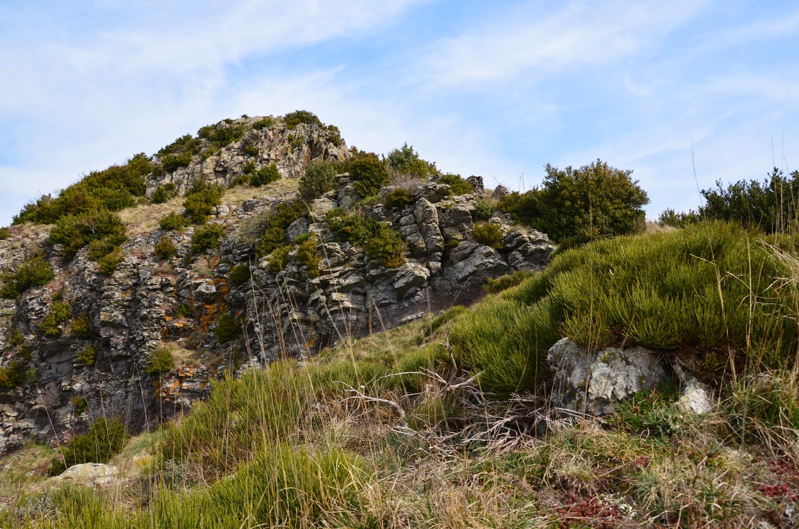 DROMESCAPE Randonnées en Drôme et Escapades photographiques Rochemaure et le Pic de Chenavari