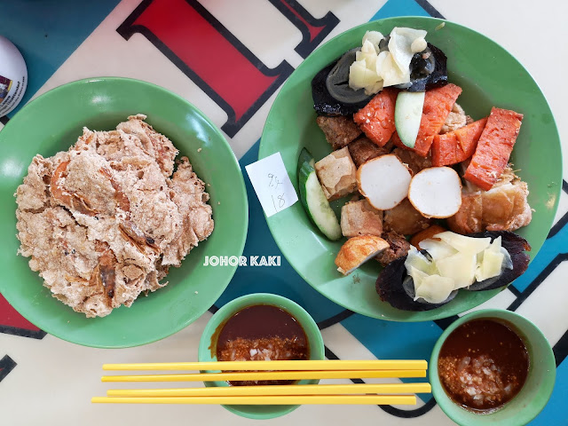 Lao Zhong Zhong Five Spice @ Tai Thong Crescent 老中中餐室五香酥虾饼 |Tony Johor ...