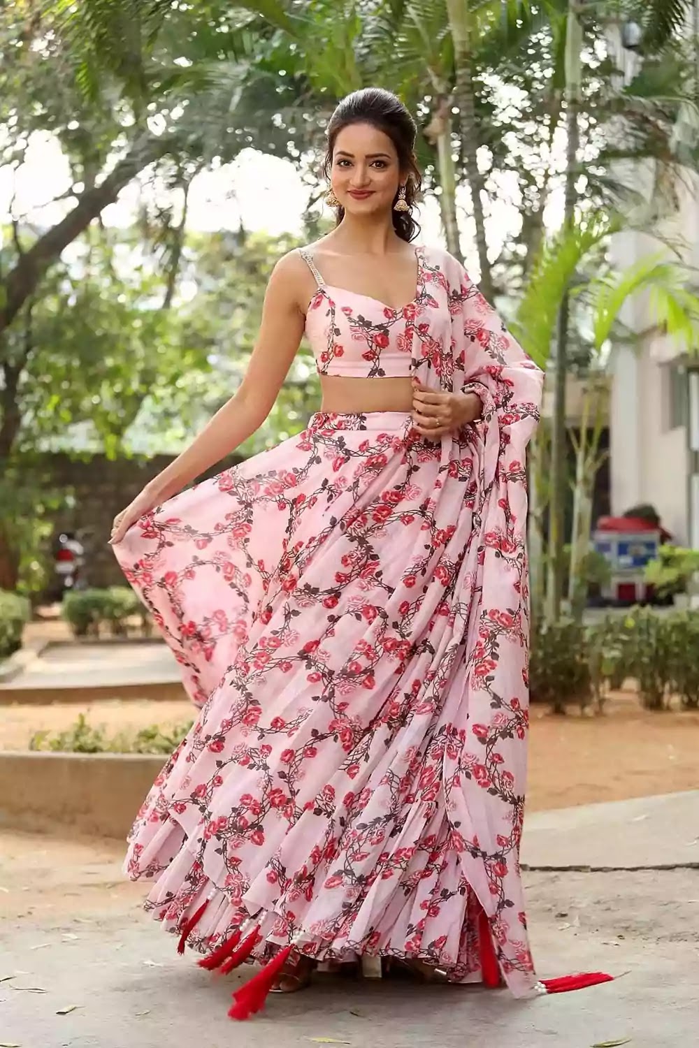 shanvi-srivastava-in-pink-lehenga shanvi-srivastava-in-pink-lehenga