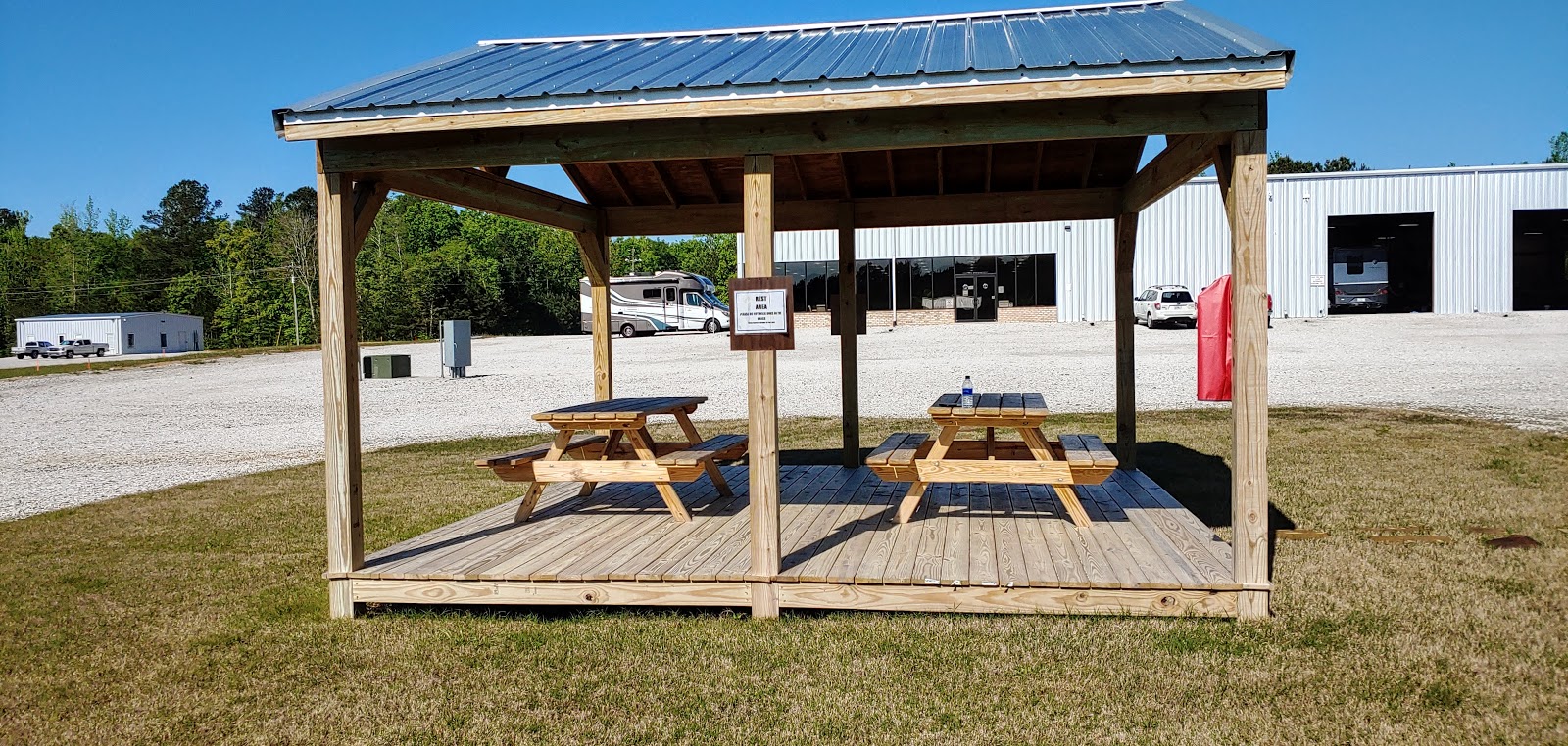 Peter And Evie Travel blog Apr 21 Tiffin Service Center, Winfield, AL