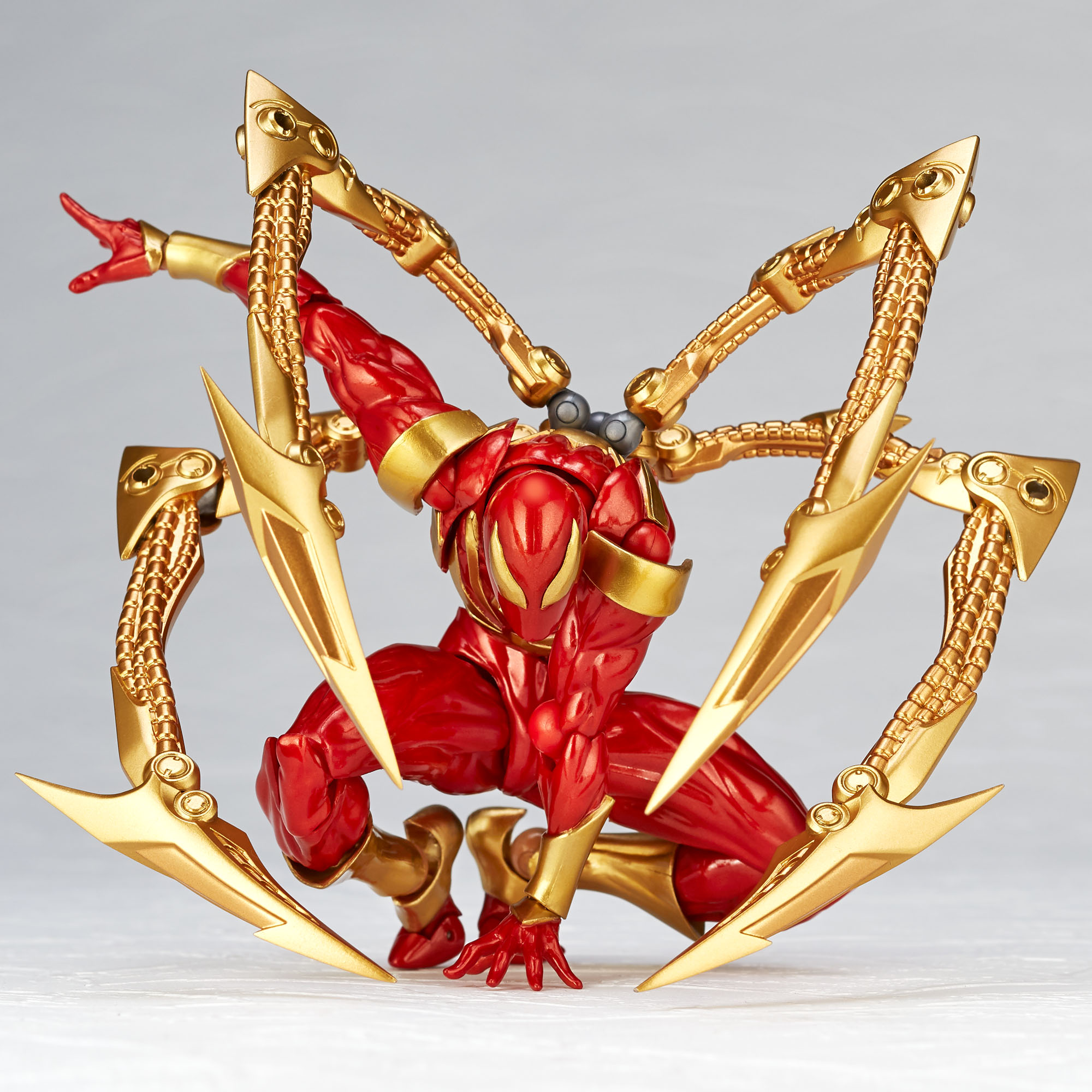 Amazing Yamaguchi Revoltech Iron Spider action Figure revealed! (Where