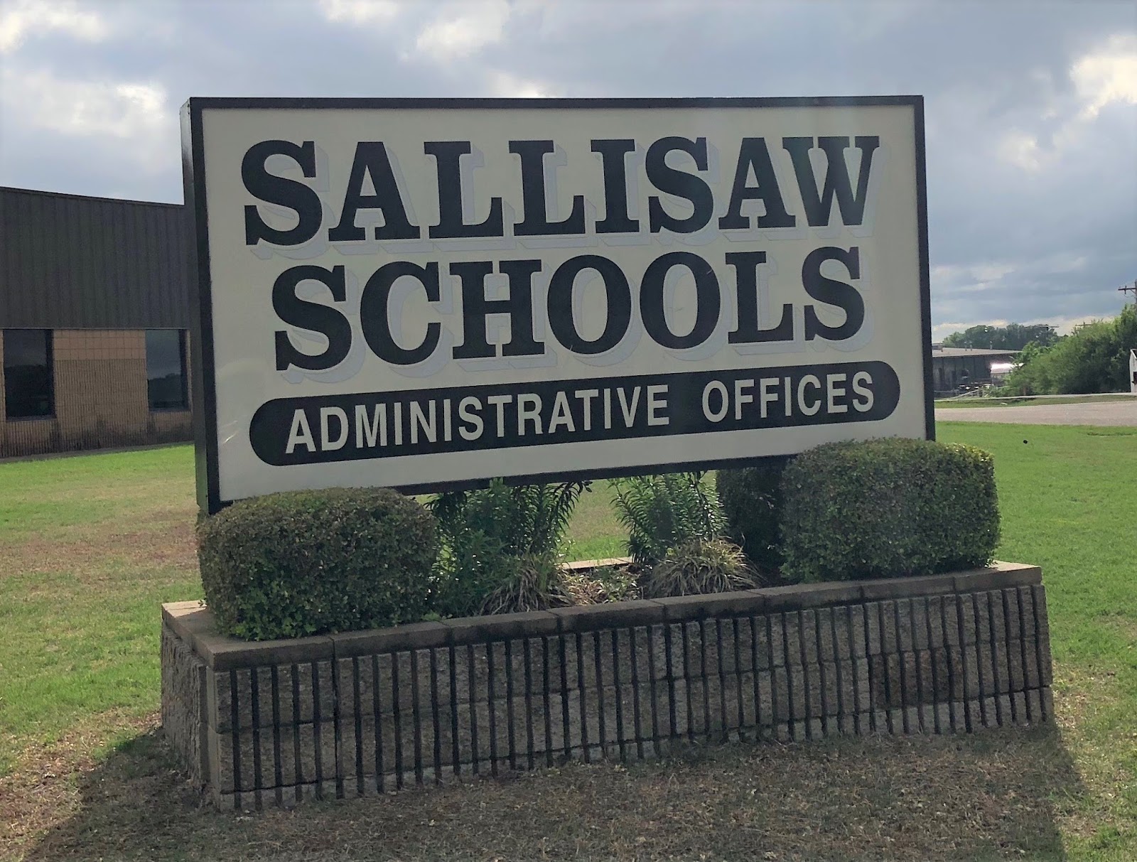 KXMX Local News Sallisaw Calls Special School Board Meeting