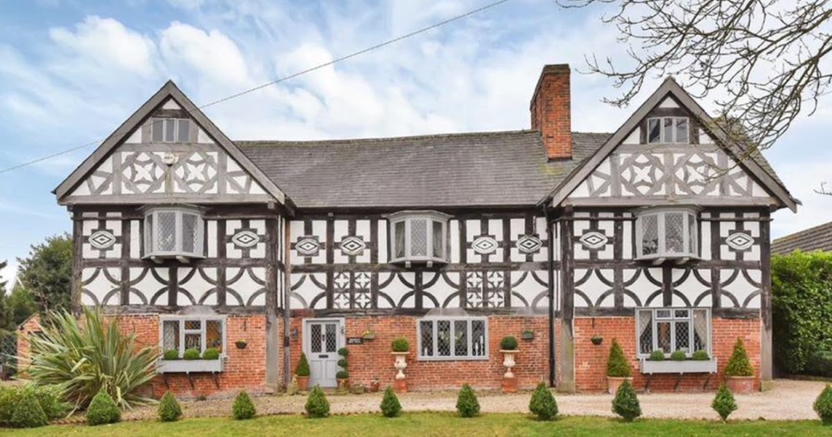 Wakelyn Old Hall, Main Street Hilton, Derbyshire. £595k