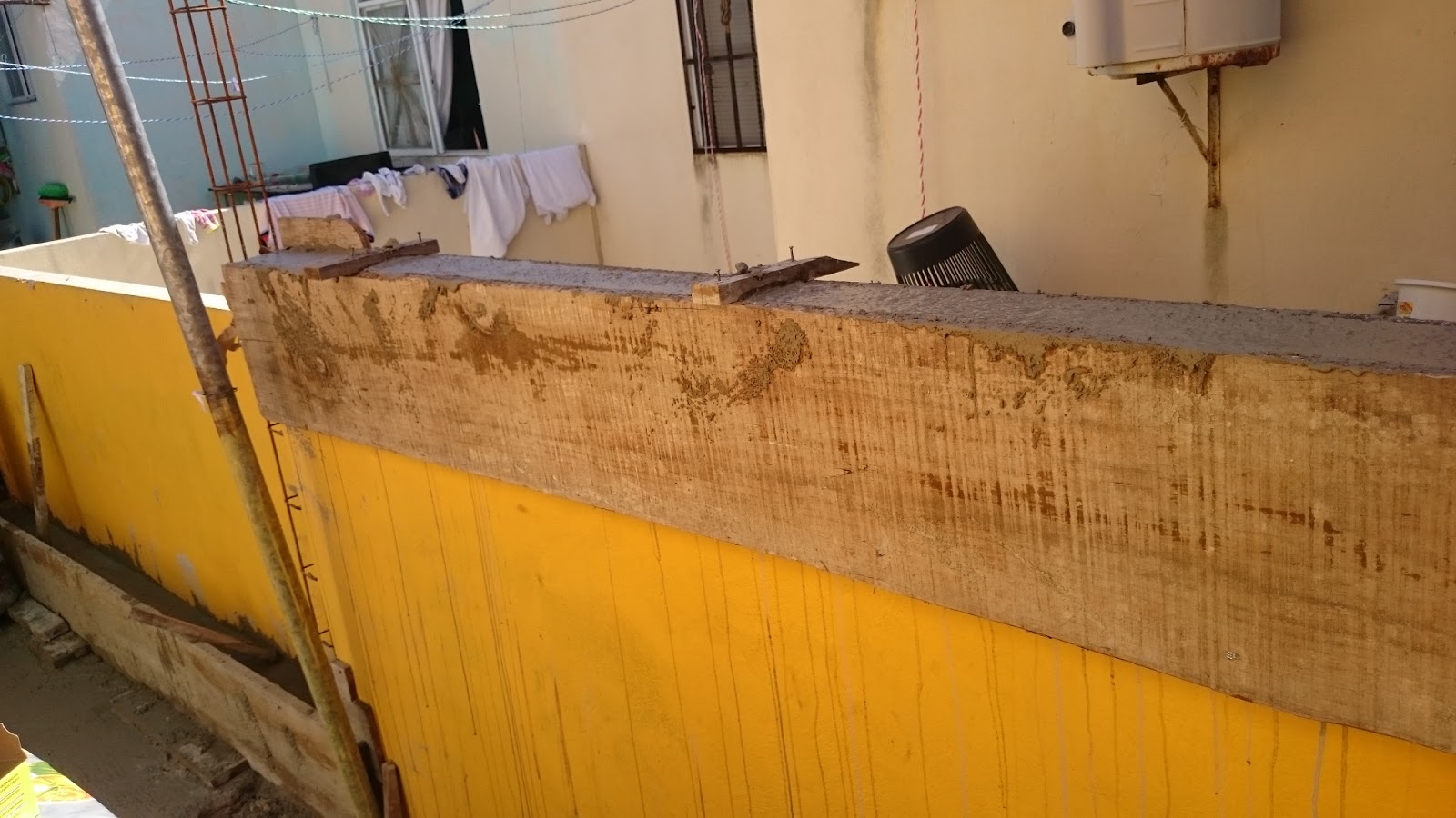 Mr Repara: Muros para barda en patio con losa de vigueta en salida de