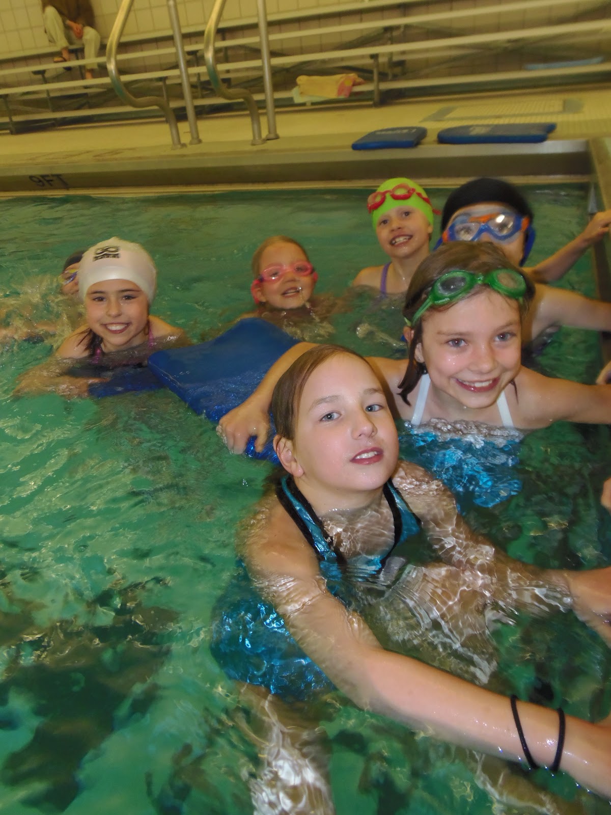 L'Ecole Française du Maine Weekly swimming lesson at the YMCA