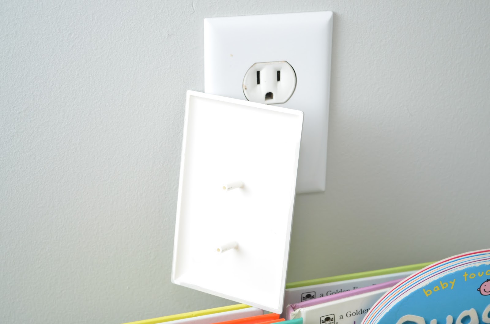 Apete's Reviews: Coverplug Paintable Electrical Outlet Cover