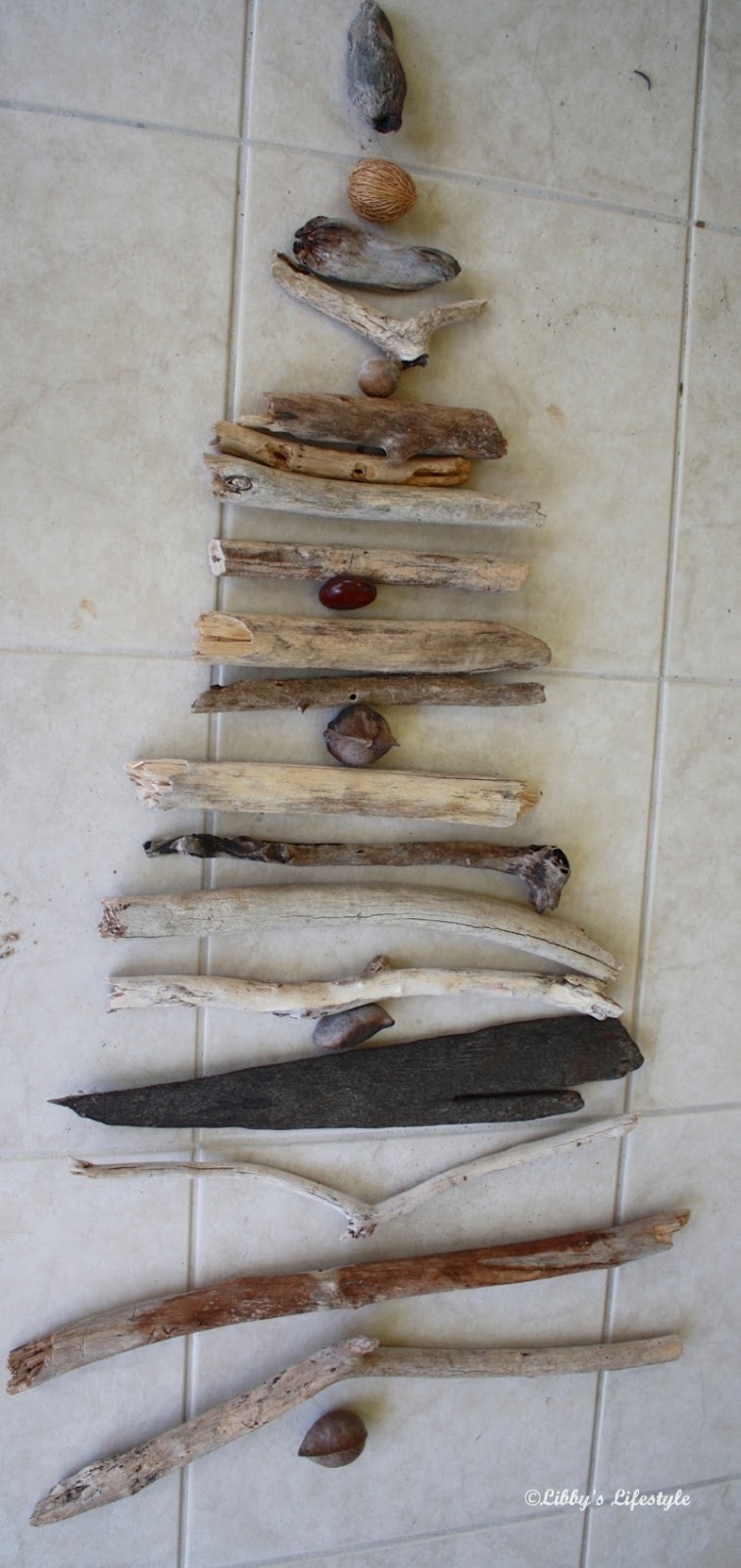 How to make a hanging driftwood Christmas tree. Libby's Lifestyle.