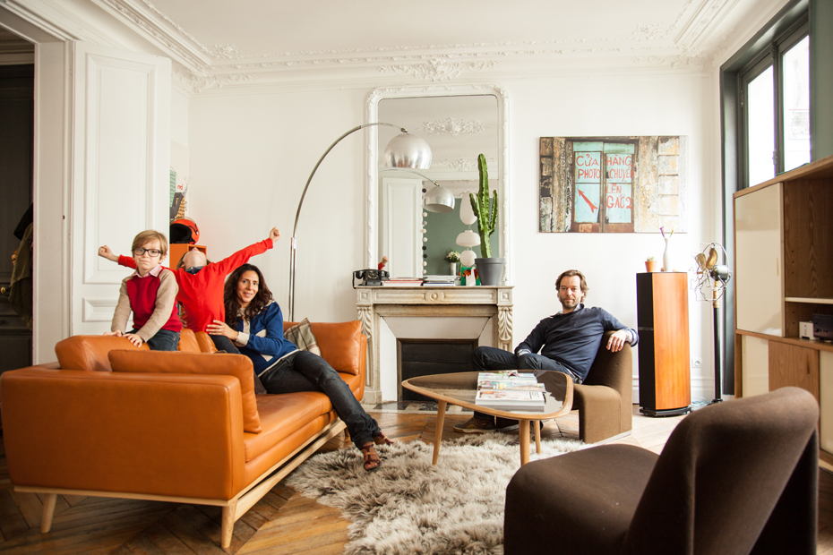 Casinha colorida: Inspirações Mid Century Modern para sua sala de estar