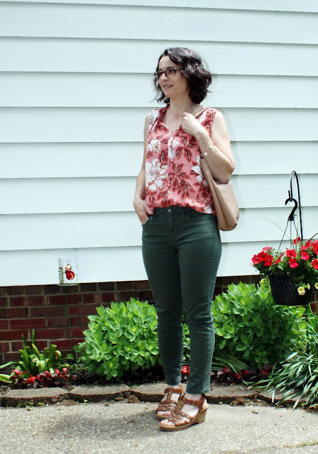 Ellibelle's Corner: Fashion Over Forty: Styling Green Jeans with a Pink ...