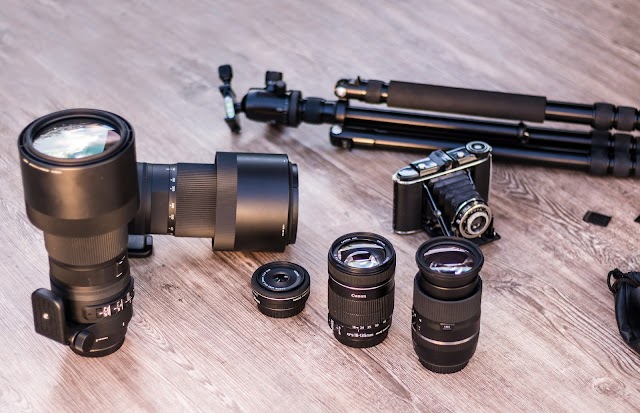 Canon lenses best DSLR Camera  for  Photography Education details
