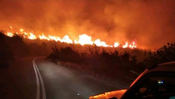 Μεγάλη φωτιά στον Έβρο: Πύρινο μέτωπο τριών χιλιομέτρων