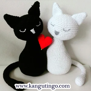 pareja de gatos amor y amistad crochet