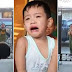 Pag-iwas ng frontliner na nanay sa kanyang anak, kumurot sa puso ng netizens