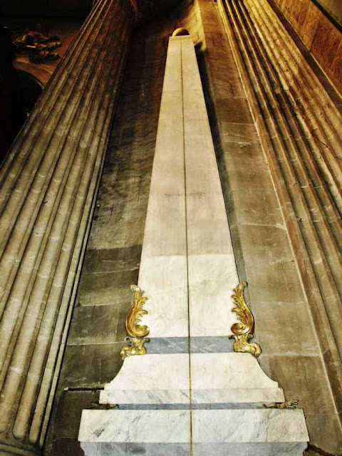 Obelisco de la Iglesia de Saint-Sulpice