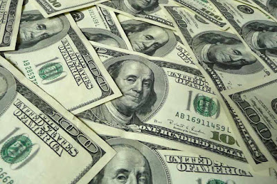Hoy viernes el dólar se cotiza en $18.77 pesos en el AICM