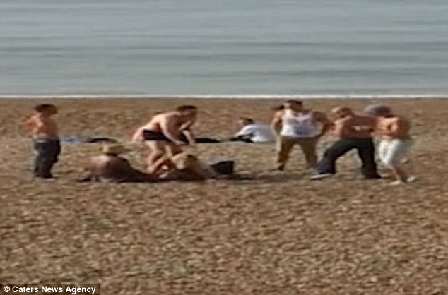News Around The Globe Couple Have Sex On Brighton Seaside In Wide