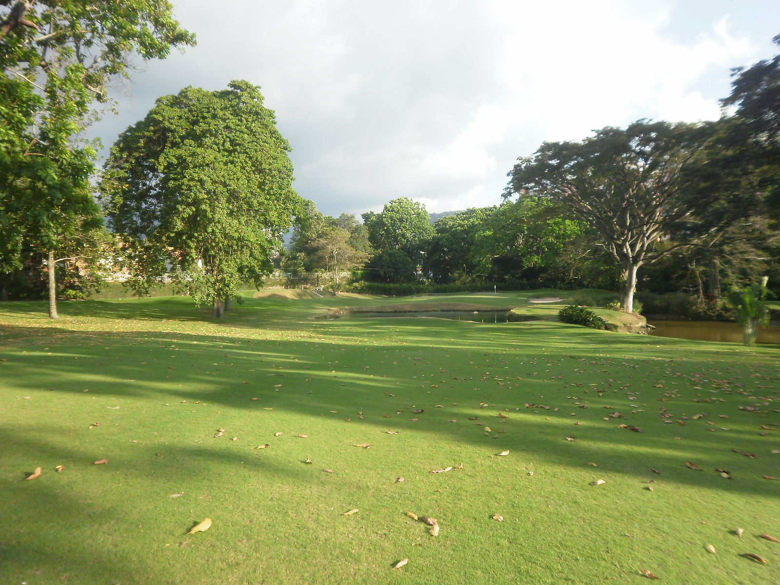 TURISMO POR SANTANDER ES TIEMPO PARA DISFRUTAR EL GOLF EN BUCARAMANGA