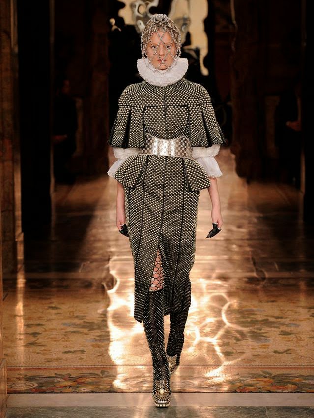 Taz's blog: Elizabethan Style On The Catwalk (Alexander McQueen)