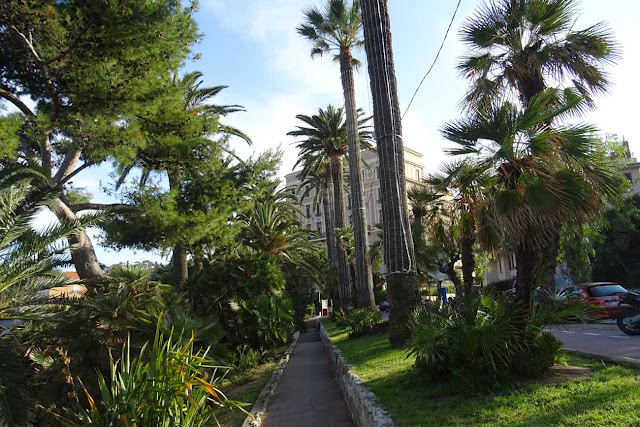 Palmen, Beaulieu-sur-mer, Südfrankreich, Fußweg