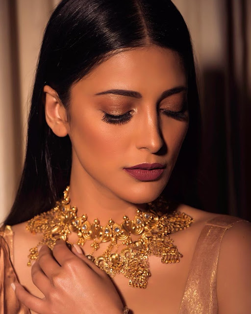 Shruti Haasan Latest Images - Stuns in Golden Saree