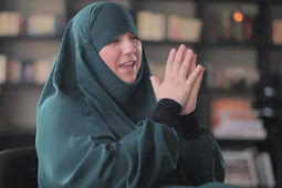 مغنية الراب الفرنسية " Diam's " تفتتح وكالة اسفار للحج