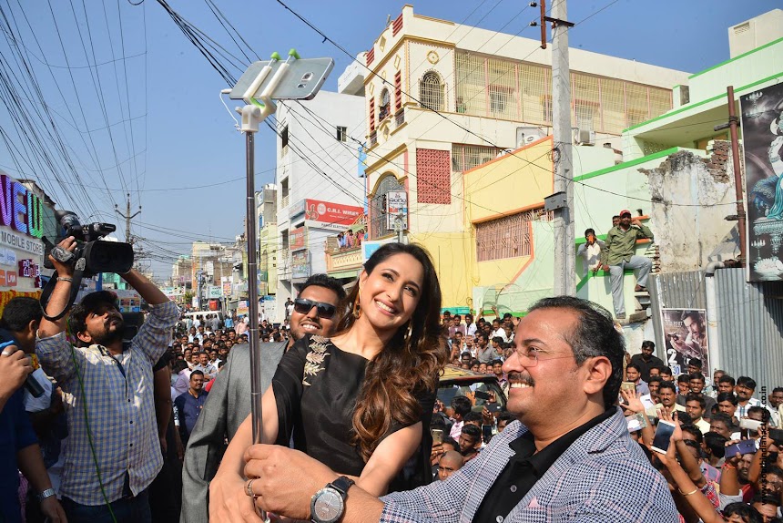 Pragya Jaiswal launch B New Mobile store