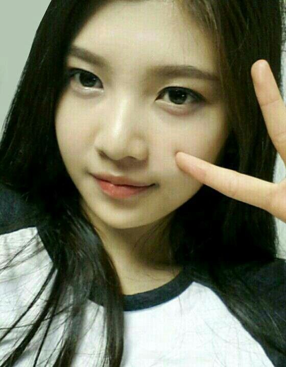 10 Pictures of Red Velvet Without Makeup