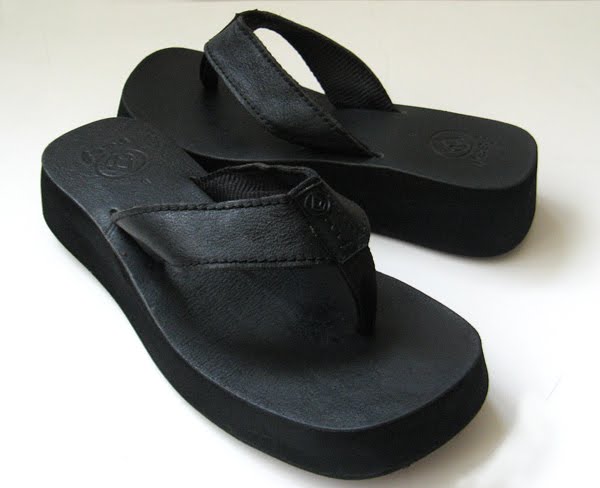 REEF BUTTER BLACK LEATHER PLATFORM SANDALS WOMENS SIZE 8