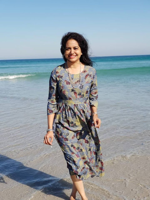 Singer Sunitha Latest Pics In Beach Looking Cute 4