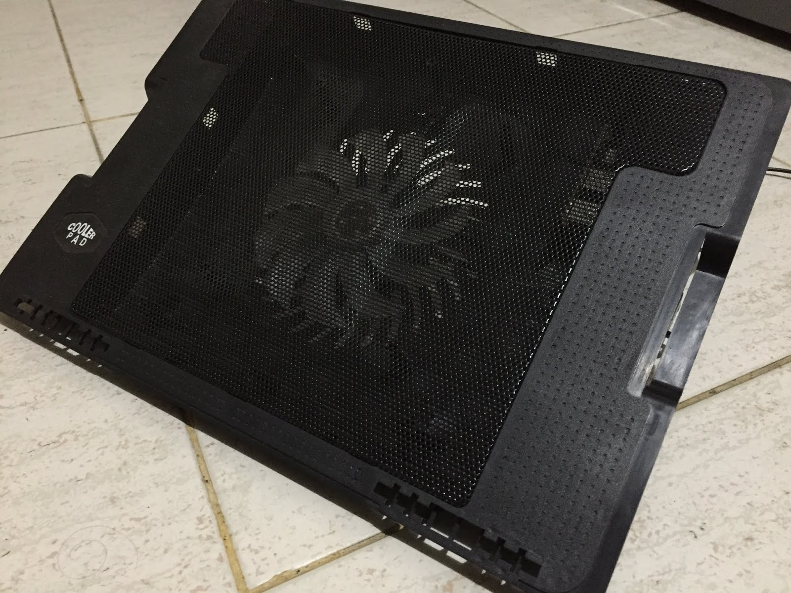 Dropped like a Hatputito Lazada ITOP NotePal ErgoStand (Cooling pad