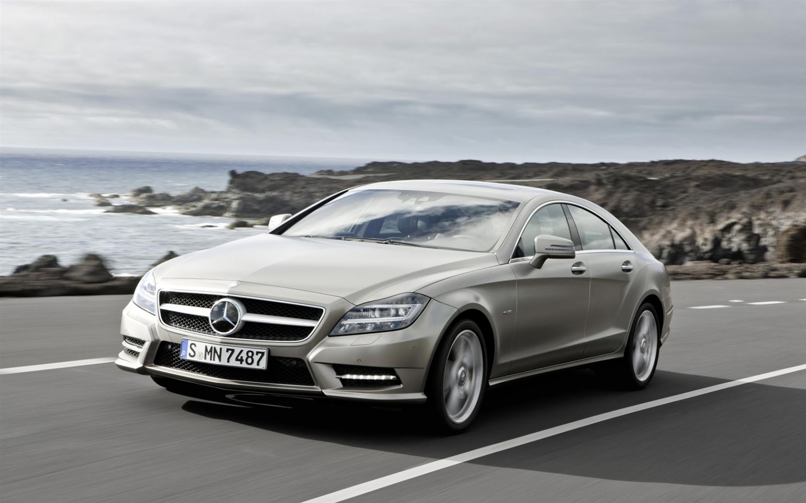Sports Cars: Mercedes benz 2012 model