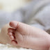 Mulher mata filha recém-nascida, coloca em saco de lixo e dá descarga