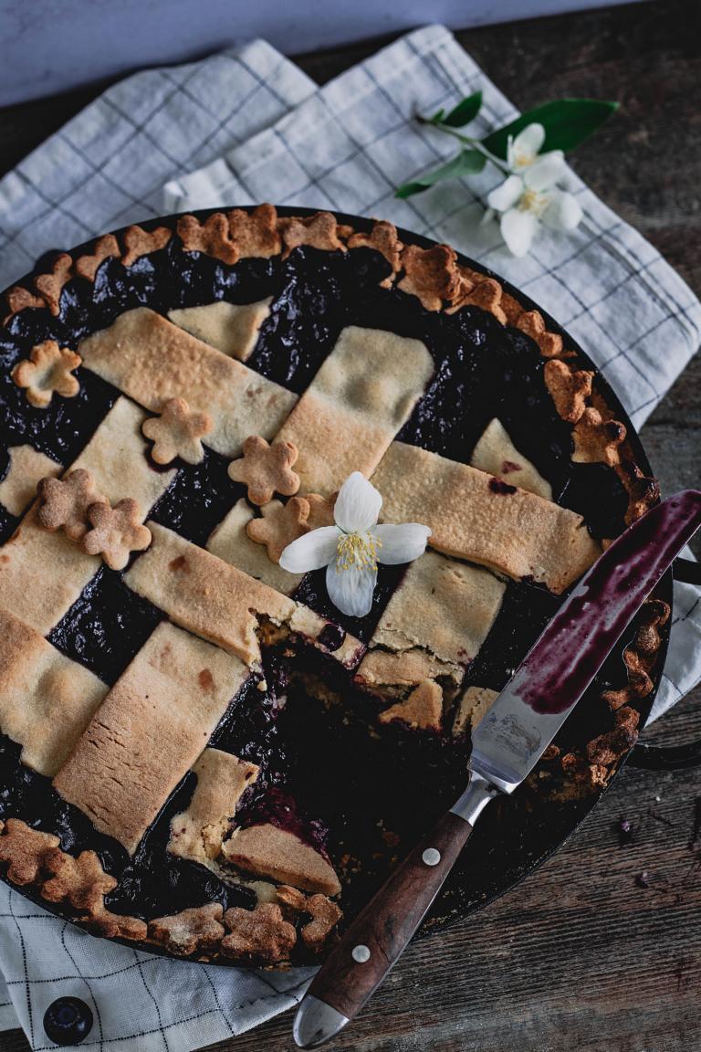 Blaubeer-Pie mit gerösteten Pekannüssen - Julia Bakes!