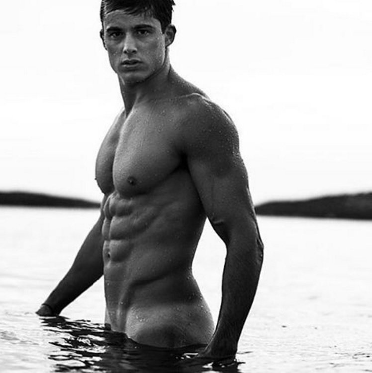 JIMBOX: Pietro Boselli desnudo