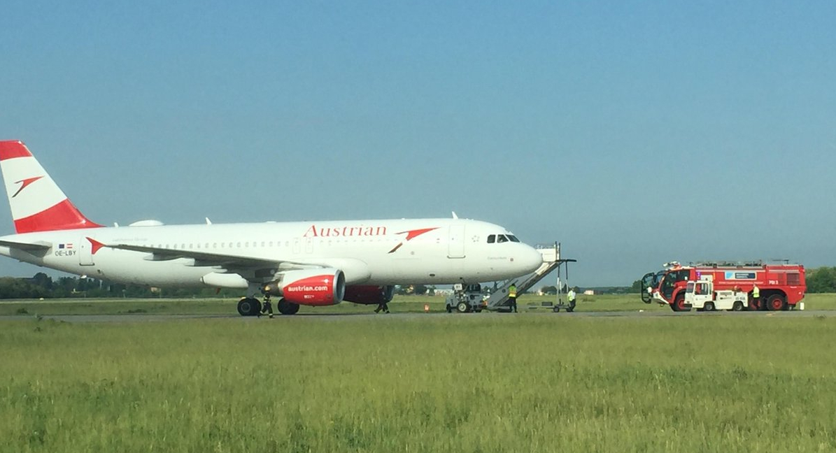 Volo Aereo Larnaca-Vienna da paura: fumo in cabina e atterraggio d'emergenza a Bucarest