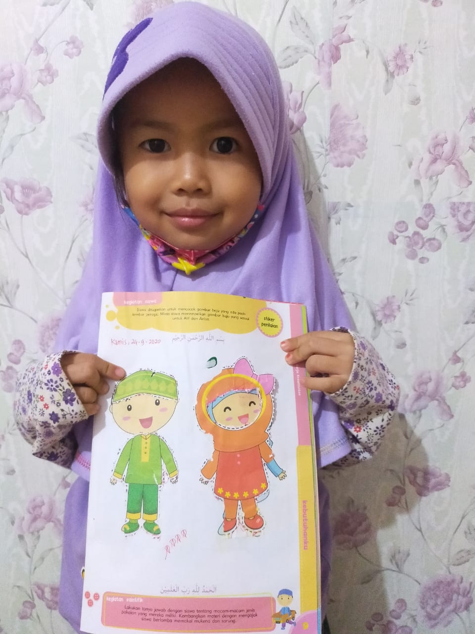 A3 Kegiatan Mencocok Gambar Pakaian | KB-TK Islam Widya Bhakti Rini