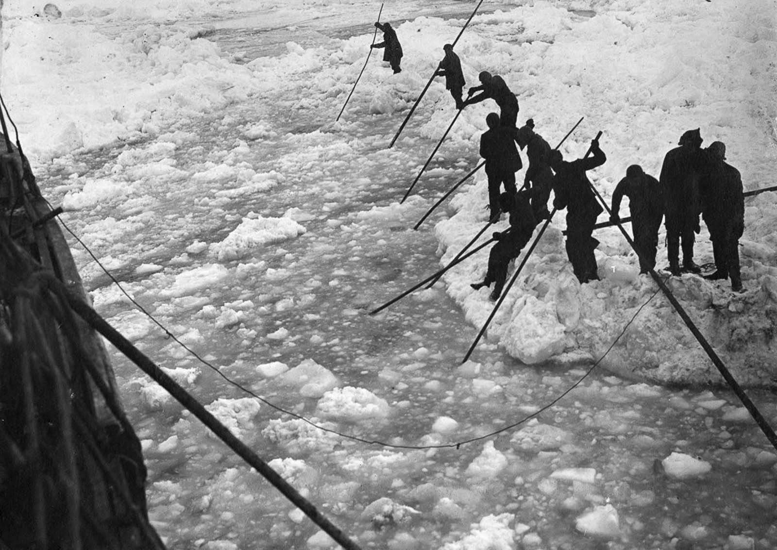 Shackleton Antarctica endurance photographs