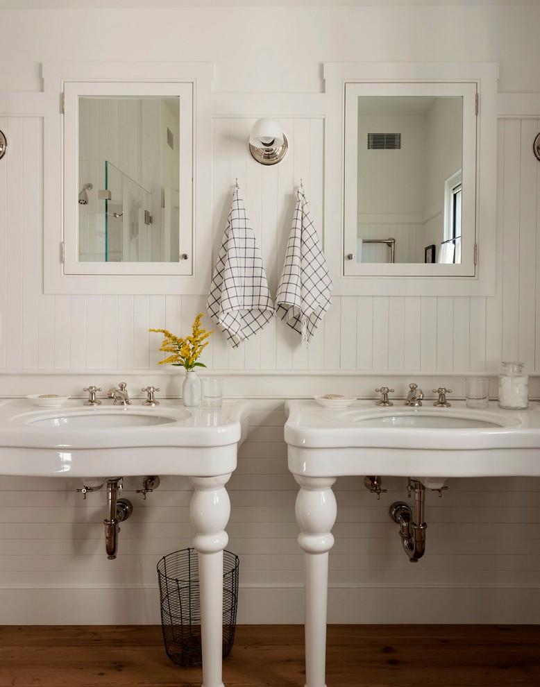 Décor Inspiration: A Stunning Summer Getaway on Martha’s Vineyard Decorated by Mark Cunningham