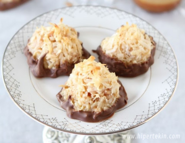 SALTED CARAMEL TOFFEE COCONUT MACAROONS