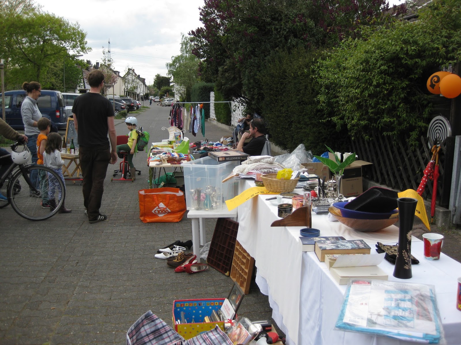 Leben in Rödelheim Haus und Hof.Flohmarkt in Rödelheim Übersicht