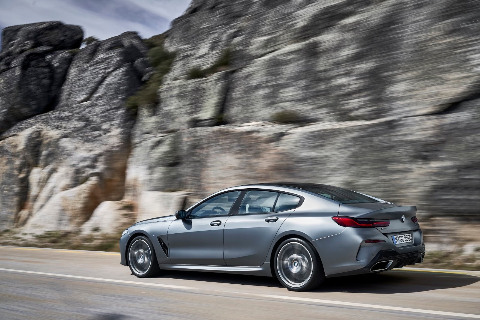 BMW 5 Gran Coupe сзади 2019