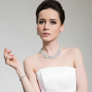 White Gold Jewellery Diamond Wedding Necklace Set.