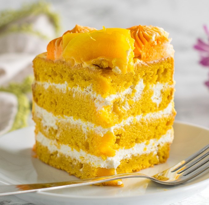 Eggless Mango Cake