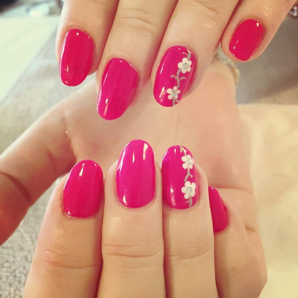 Beautiful Spring Petal Nail Arts That You Should Copy trends4everyone