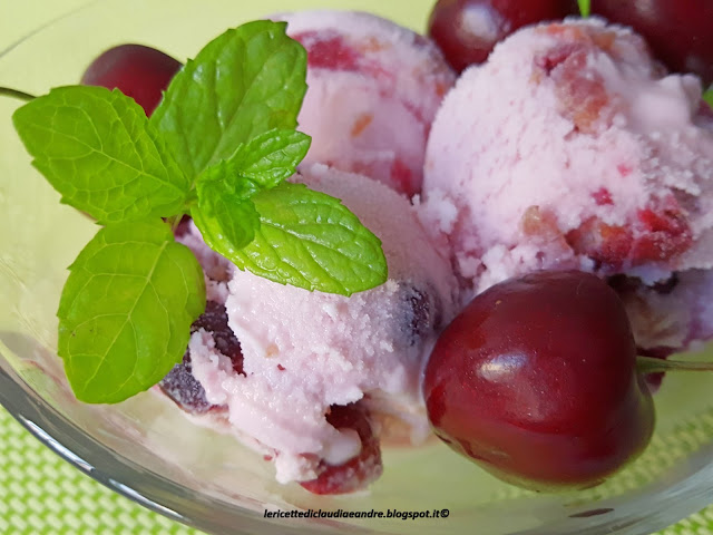 Gelato alle ciliegie fatto in casa