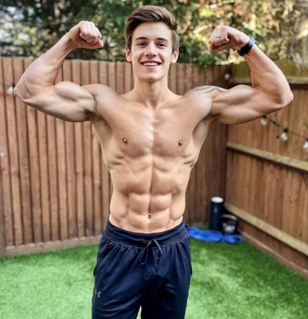 Alex Crockford модель