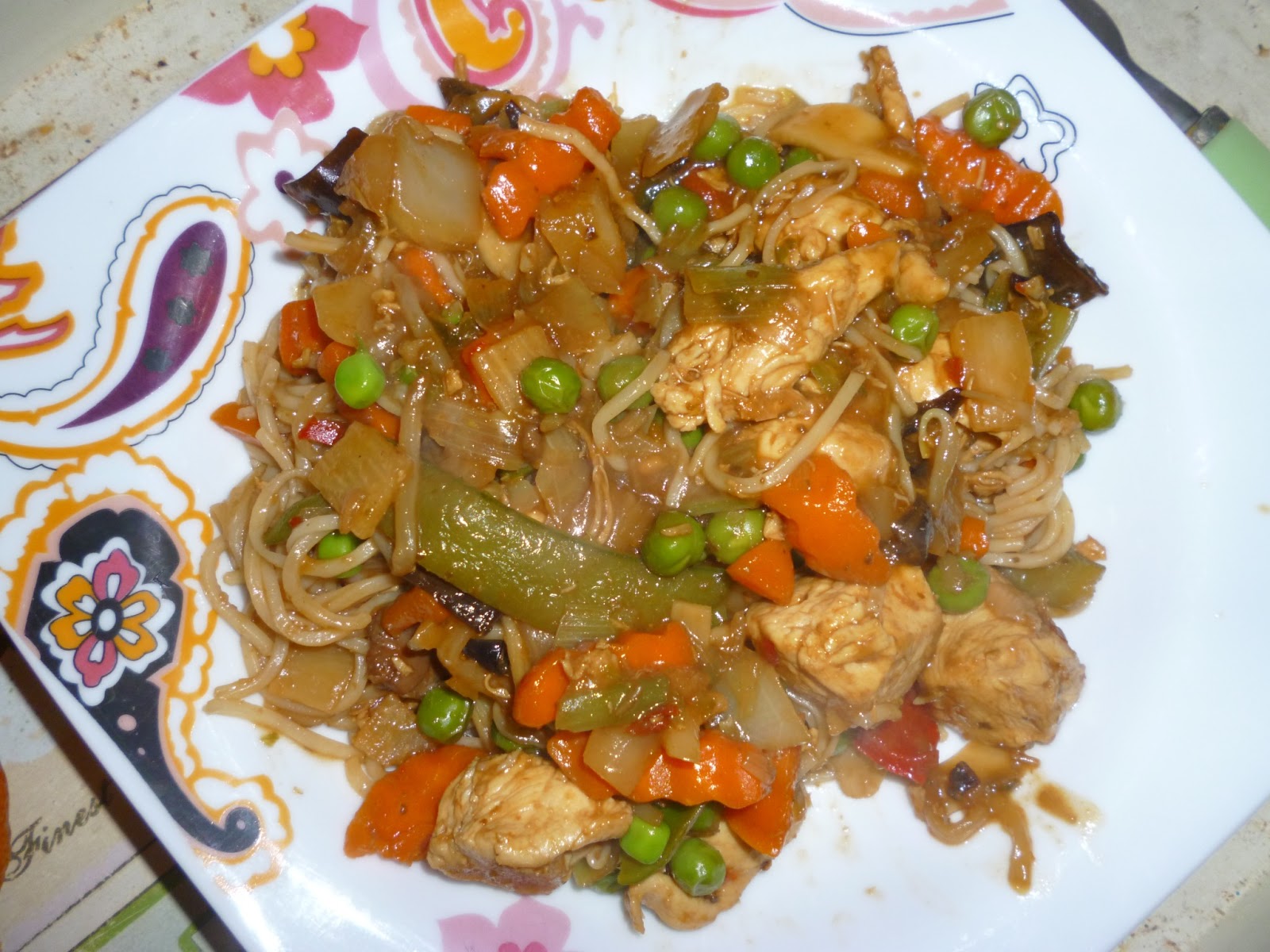 Madhouse Family Reviews Blue Dragon Chow Mein Stir Fry Sauce review